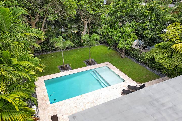 hibiscus house gallery image 3