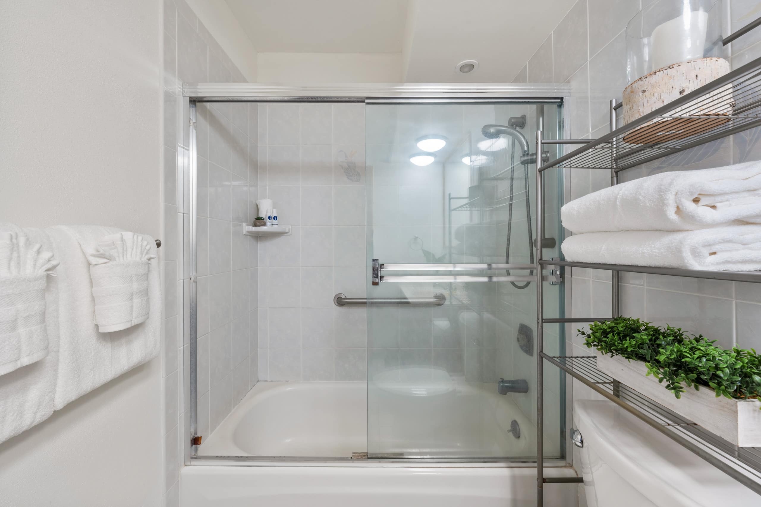 Condo in Wailuku · ★4.67 · 2 bedrooms · 3 beds · 2 private baths - Image 25