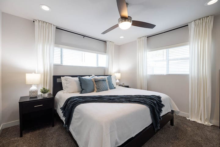 第三间卧室，带加大双人床