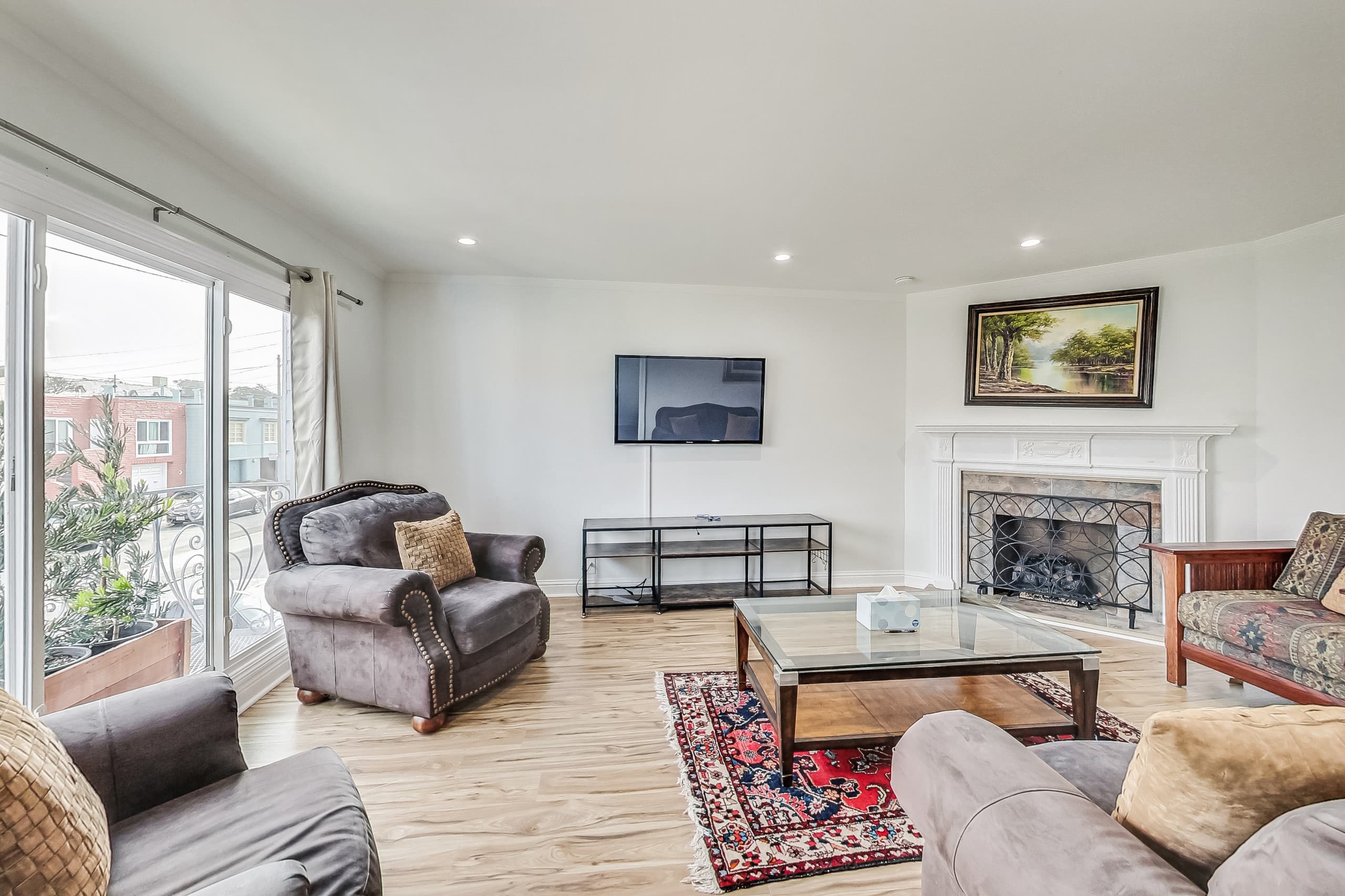 Home in San Francisco · ★4.6 · 3 bedrooms · 3 beds · 1 bath - Image 1