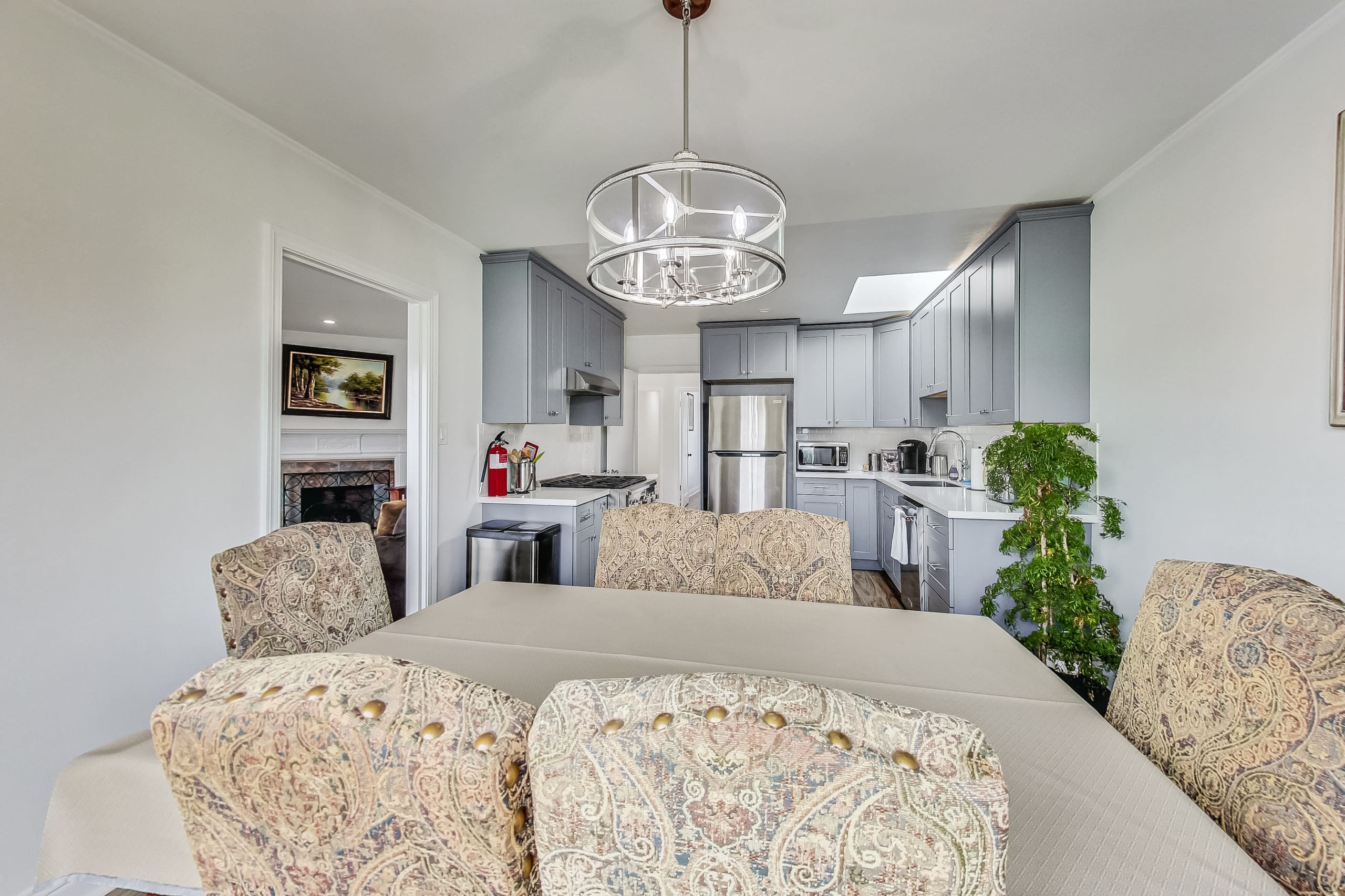 Home in San Francisco · ★4.6 · 3 bedrooms · 3 beds · 1 bath - Image 12