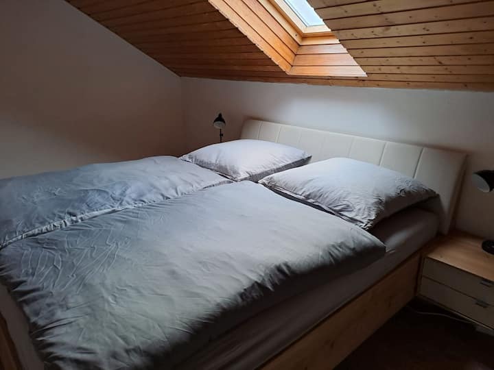 Dhomë gjumi 2