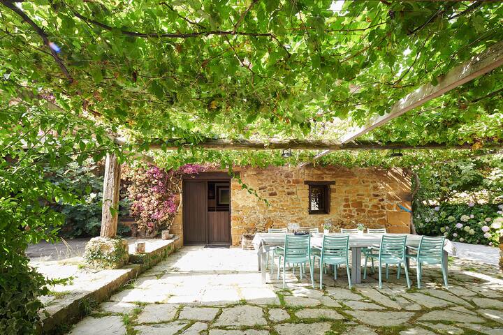 Charming House In An Unsurpassed Environment gallery image 2