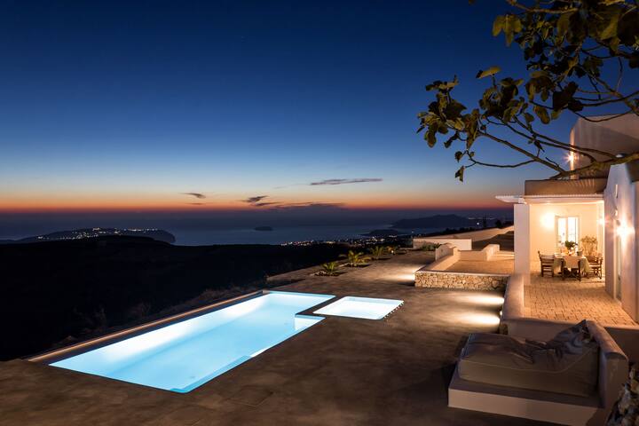 Sleeps8-Parking-Garden-Pool-SunSets-Barbeque gallery image 2