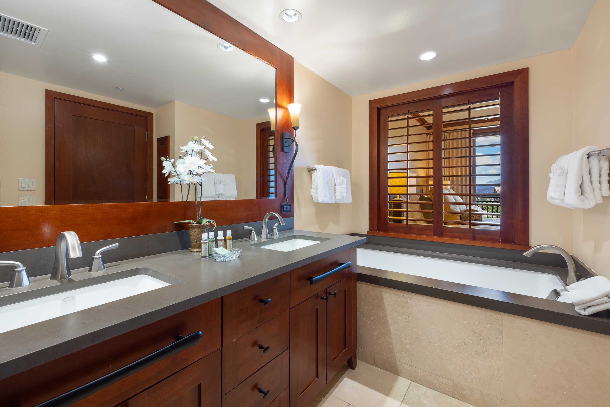 Condo in Kapolei · ★5.0 · 2 bedrooms · 3 beds · 2 shared baths - Image 14