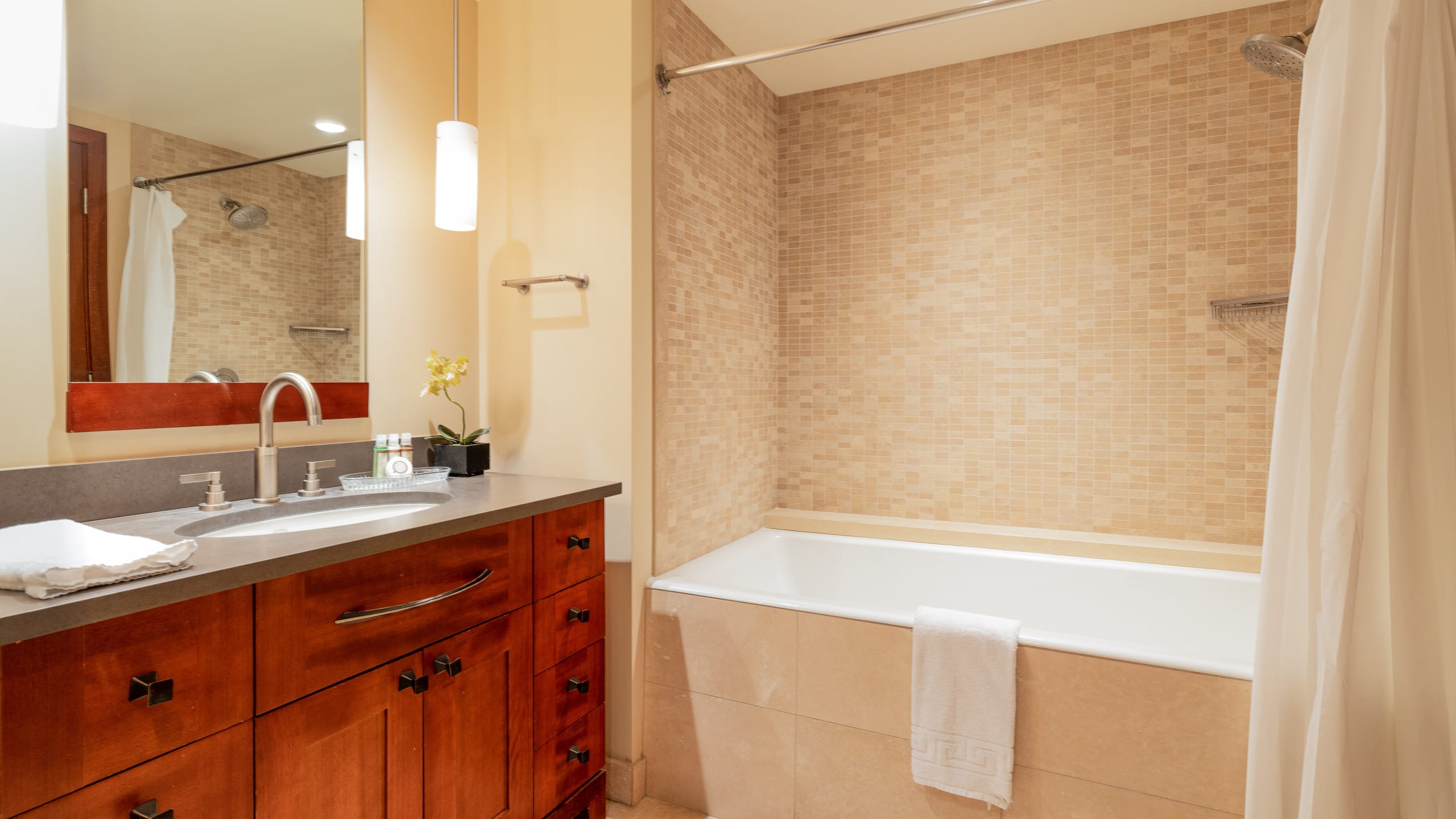 Condo in Kapolei · ★4.81 · 3 bedrooms · 4 beds · 3 shared baths - Image 16