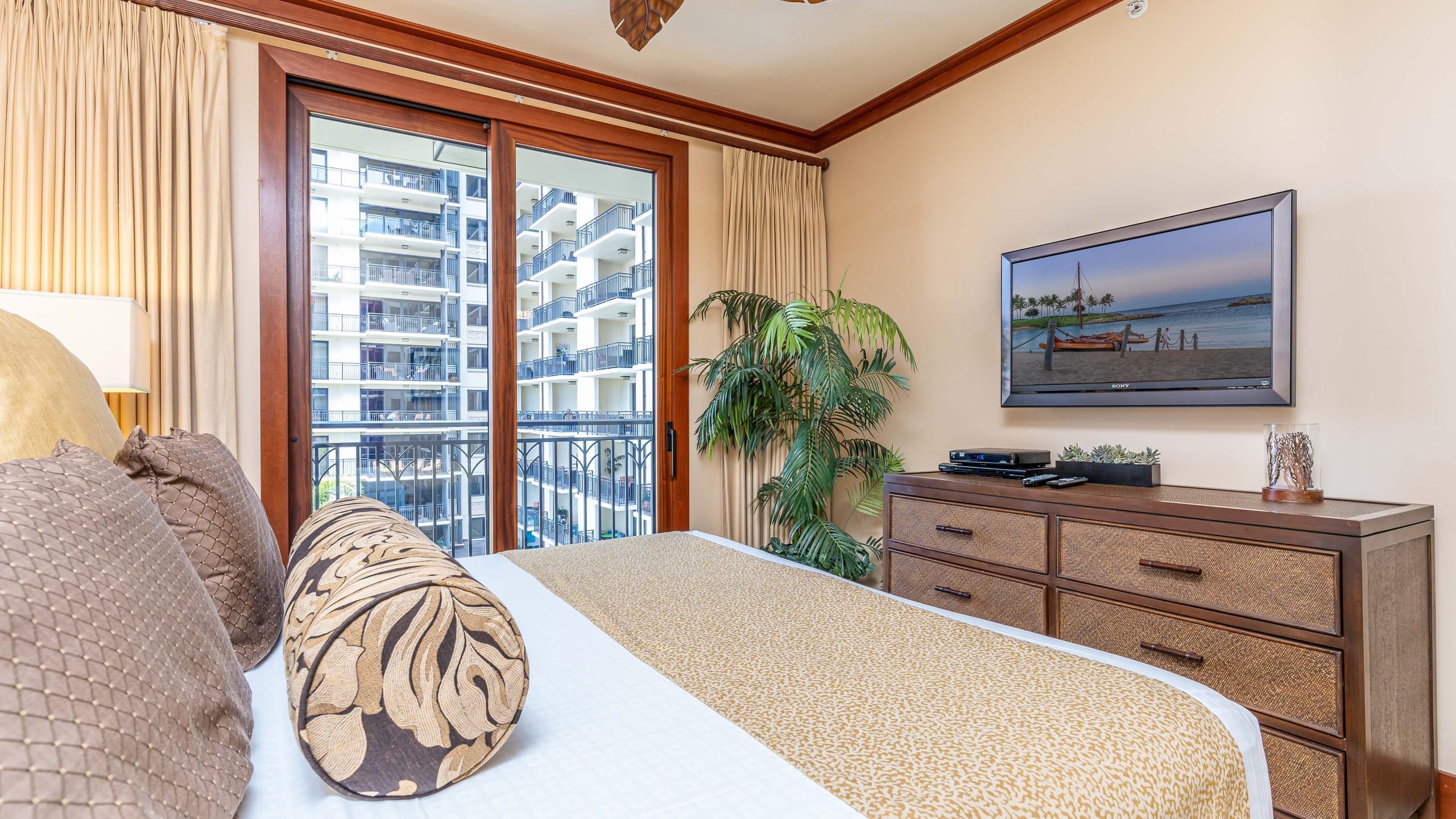 Condo in Kapolei · ★4.81 · 3 bedrooms · 4 beds · 3 shared baths - Image 9