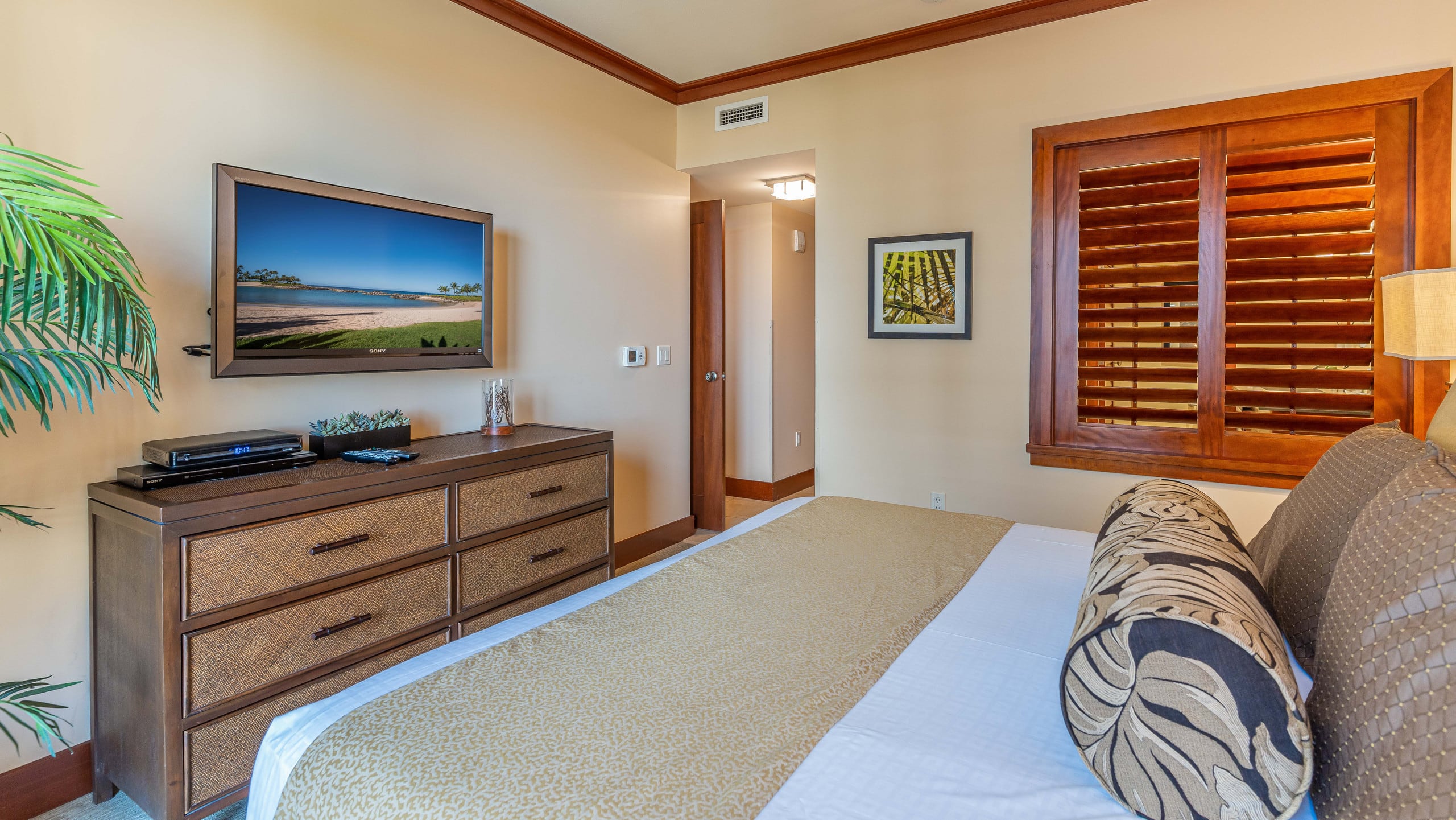 Condo in Kapolei · ★4.81 · 3 bedrooms · 4 beds · 3 shared baths - Image 10