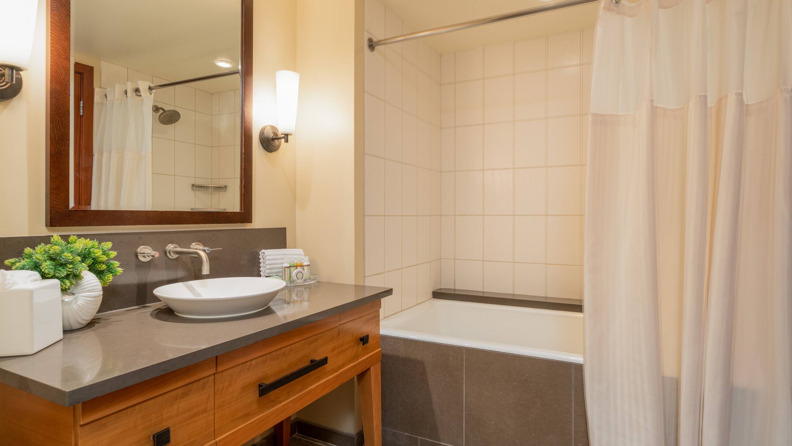 Condo in Kapolei · ★4.92 · 2 bedrooms · 3 beds · 2 shared baths - Image 21