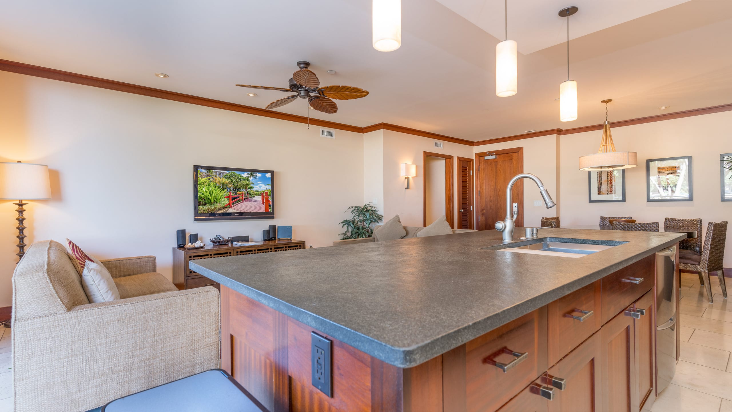 Condo in Kapolei · ★4.92 · 2 bedrooms · 3 beds · 2 shared baths - Image 8