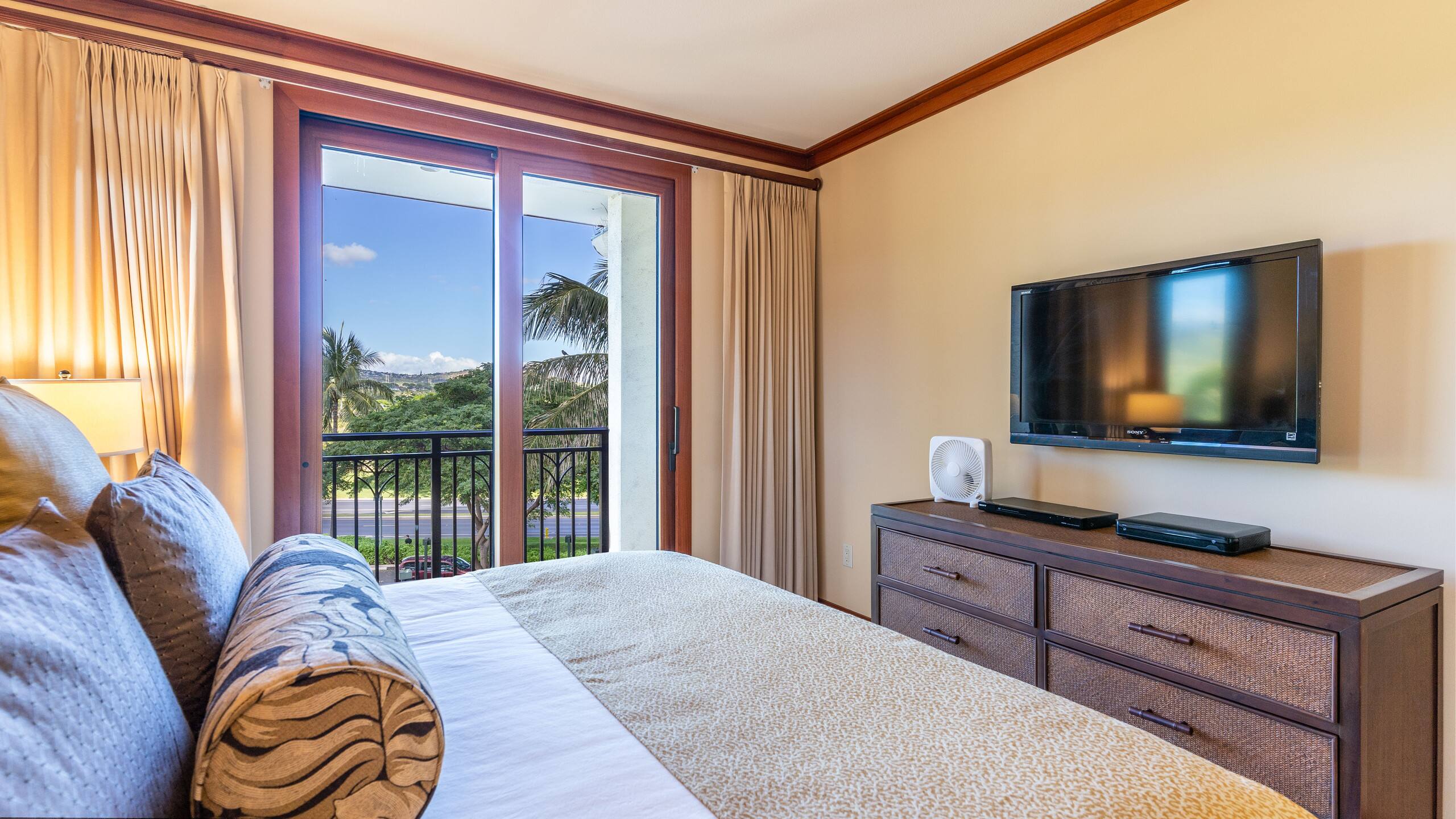 Condo in Kapolei · ★4.75 · 3 bedrooms · 4 beds · 2.5 shared baths - Image 6