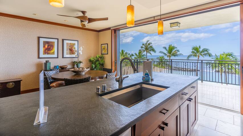 Ko Olina Beach Villas 410: 4th Floor Ocean Front gallery image 5