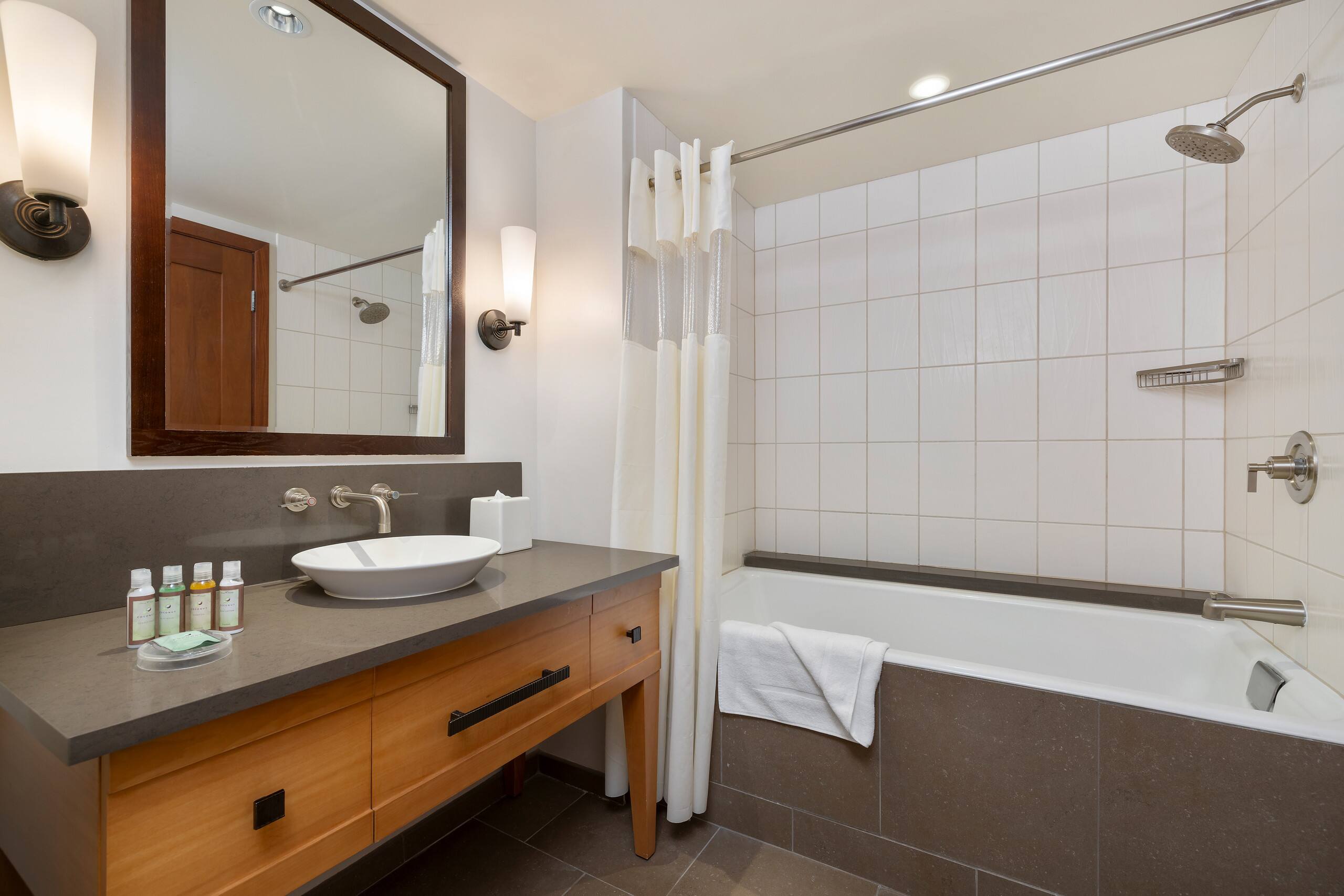 Condo in Kapolei · ★4.89 · 2 bedrooms · 3 beds · 2 shared baths - Image 20