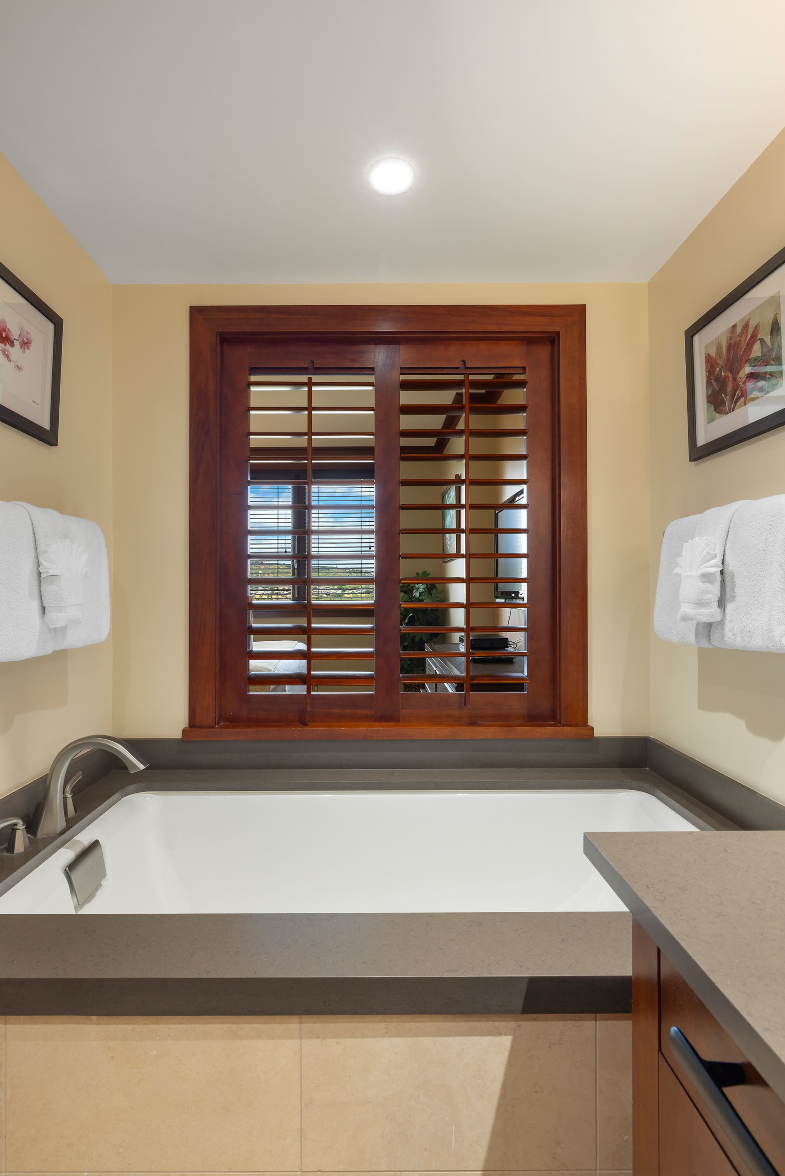 Condo in Kapolei · ★5.0 · 2 bedrooms · 3 beds · 2 shared baths - Image 15