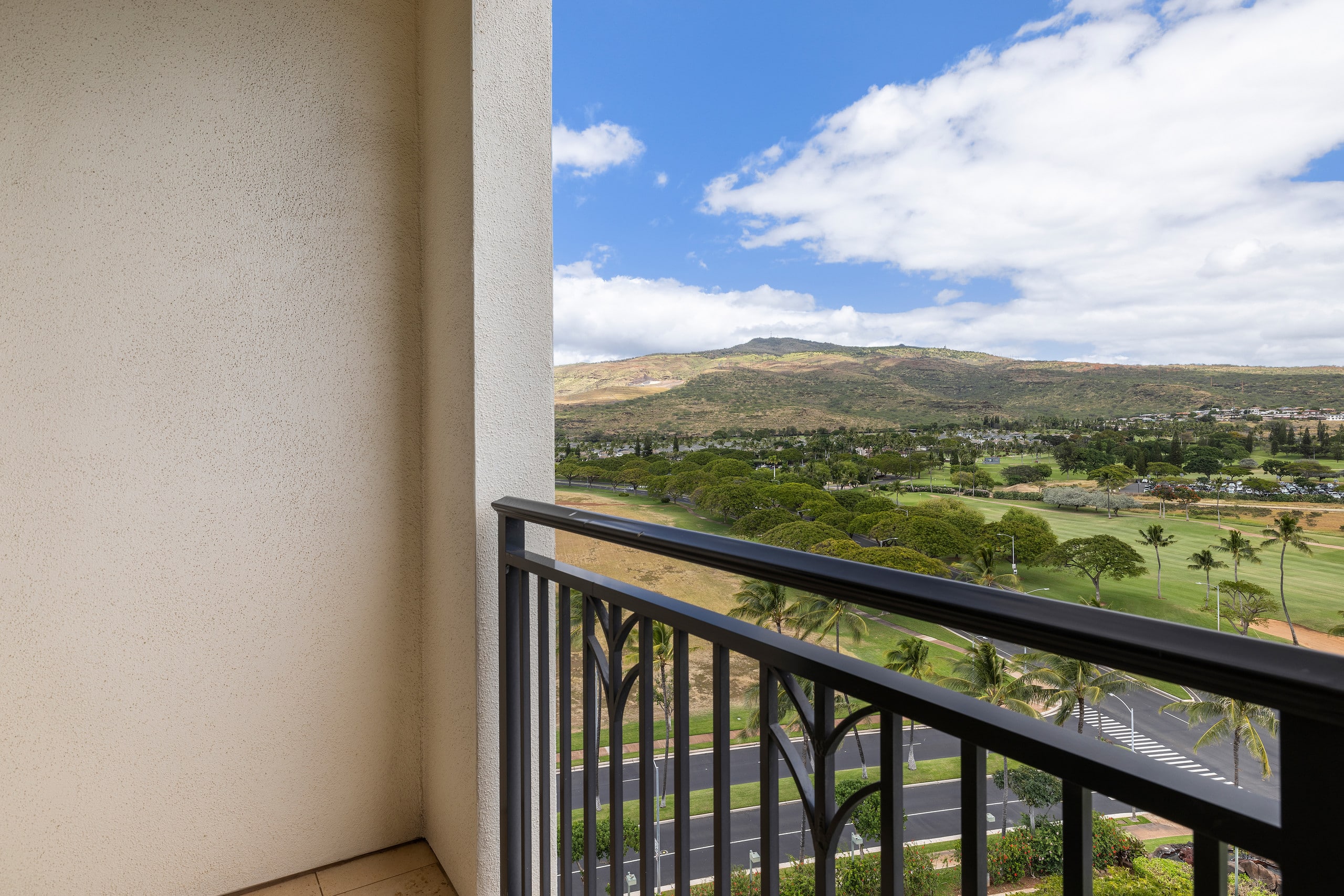 Condo in Kapolei · ★5.0 · 2 bedrooms · 3 beds · 2 private baths - Image 11