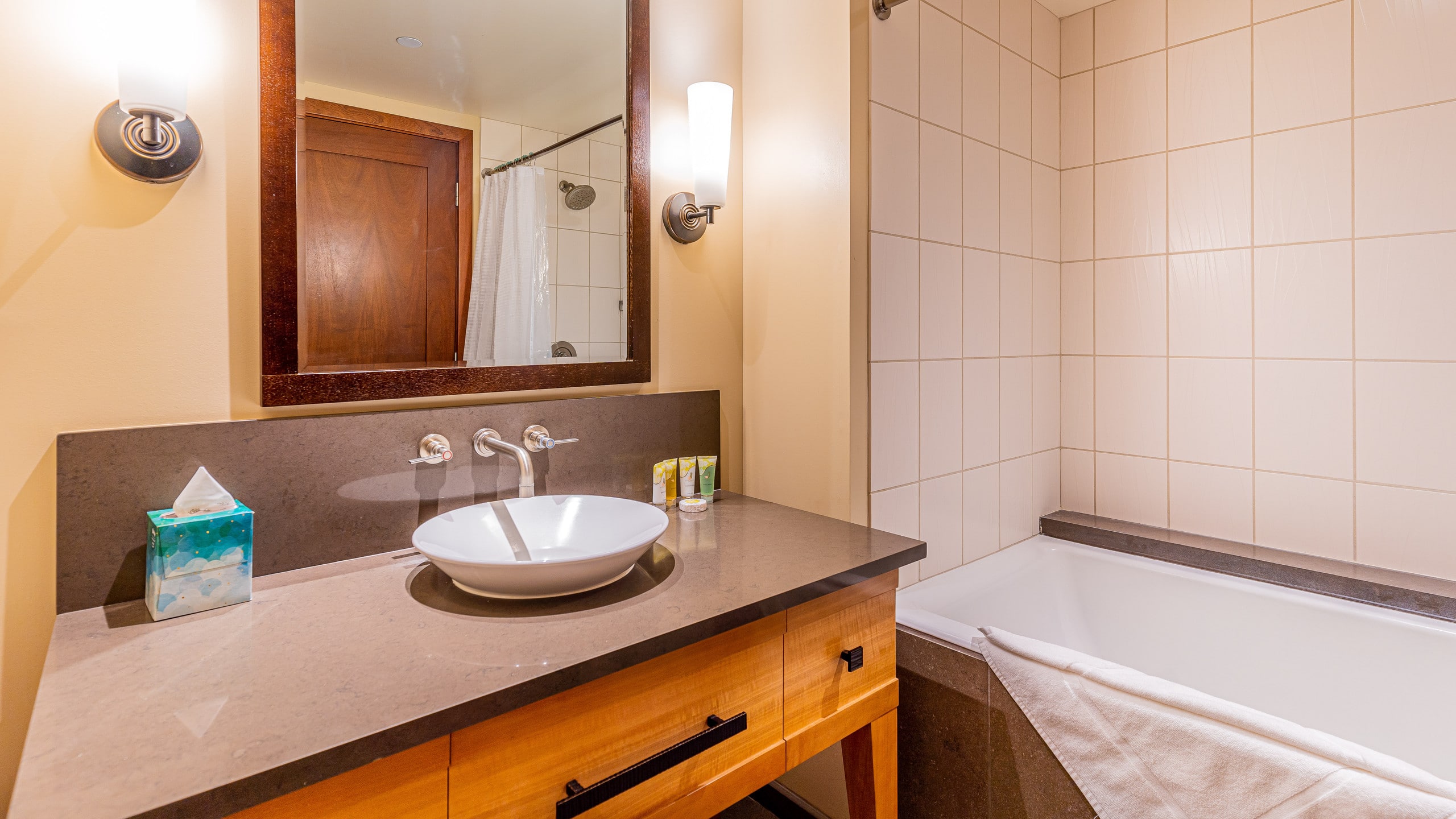 Condo in Kapolei · ★5.0 · 2 bedrooms · 4 beds · 2 shared baths - Image 15