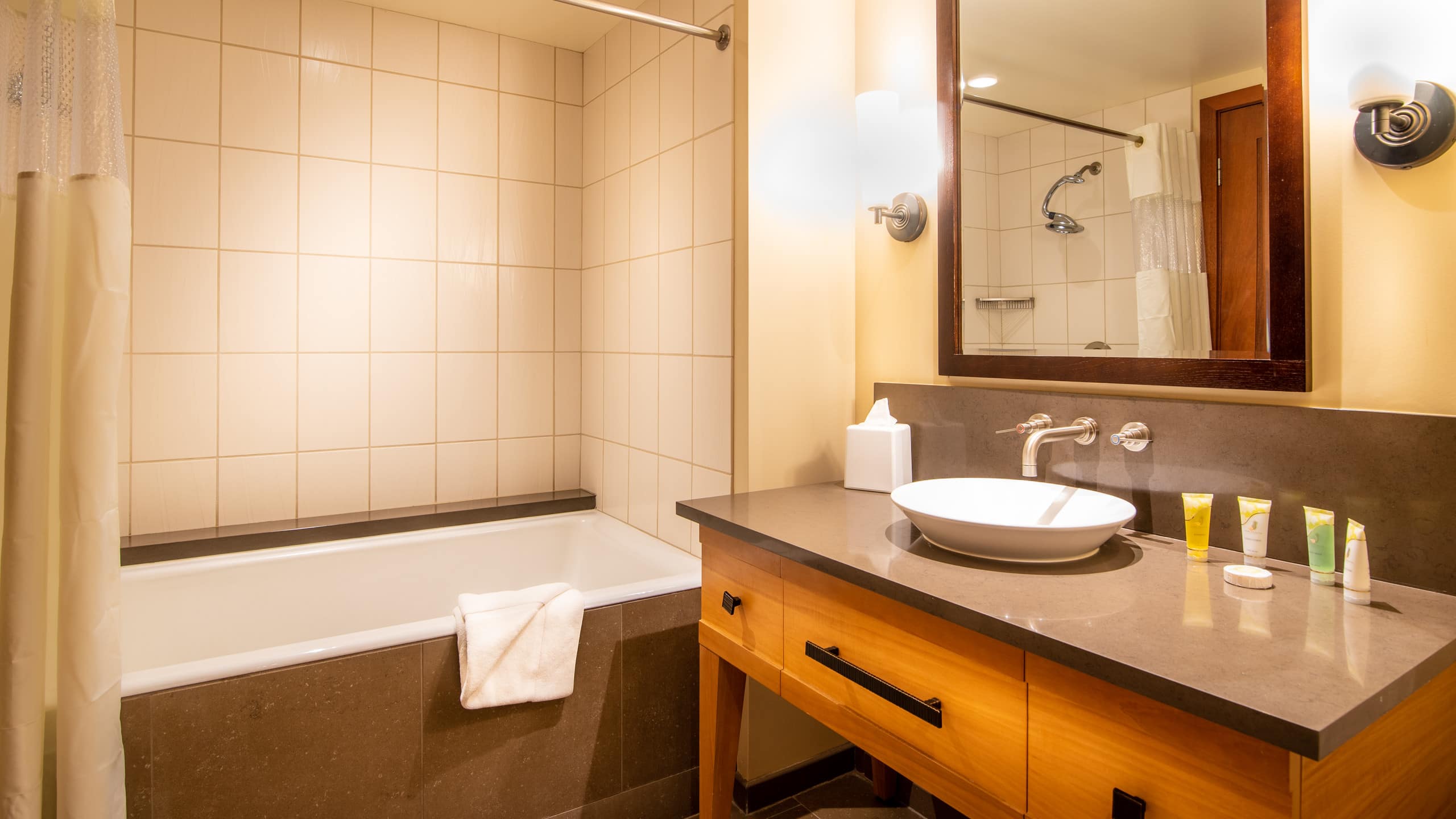 Condo in Kapolei · ★5.0 · 2 bedrooms · 3 beds · 2 shared baths - Image 16