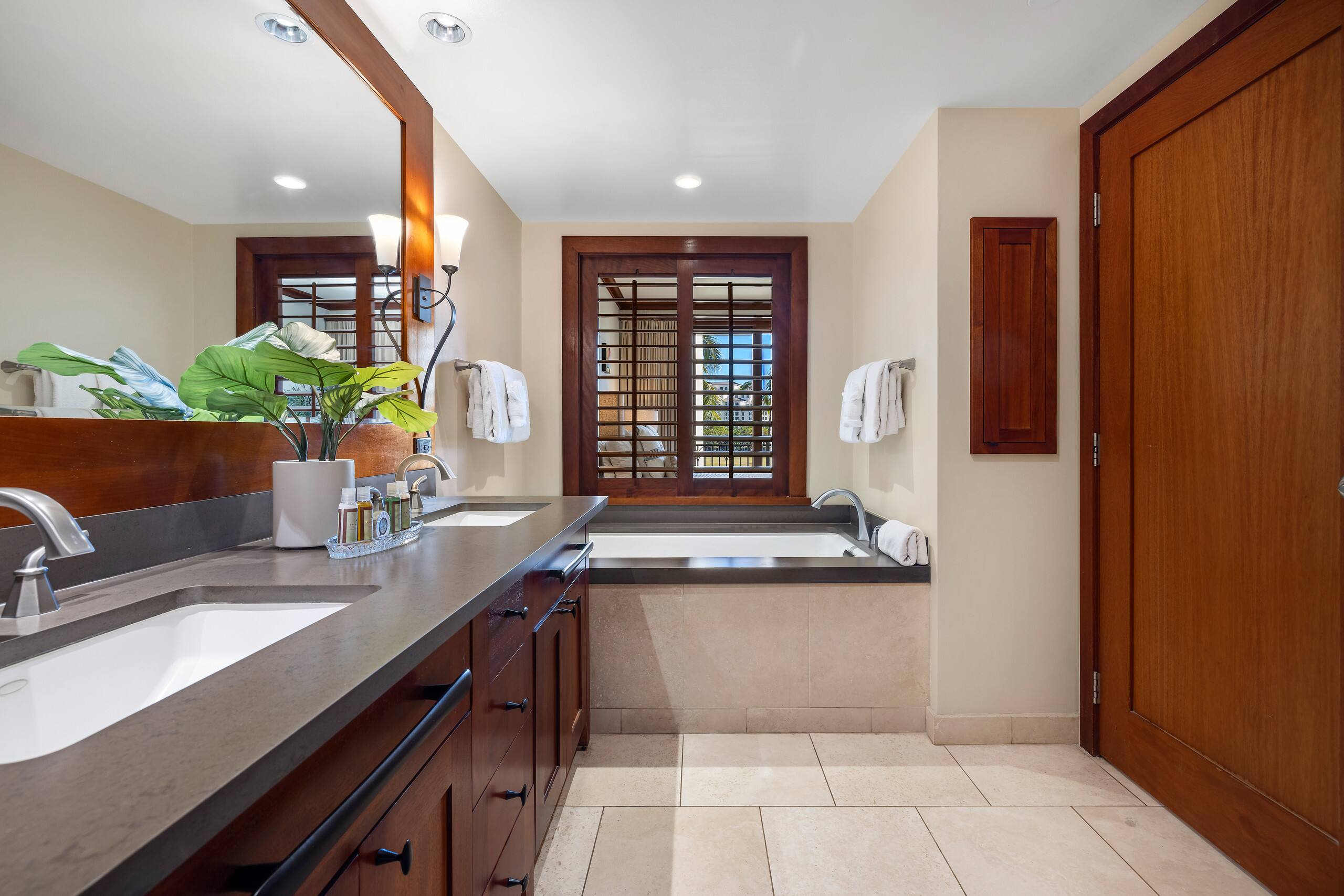 Condo in Kapolei · ★4.73 · 3 bedrooms · 4 beds · 3 shared baths - Image 13
