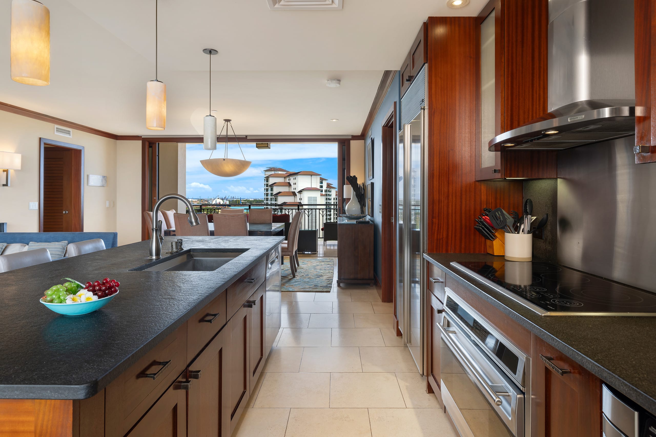 Condo in Kapolei · ★5.0 · 3 bedrooms · 4 beds · 3 shared baths - Image 12