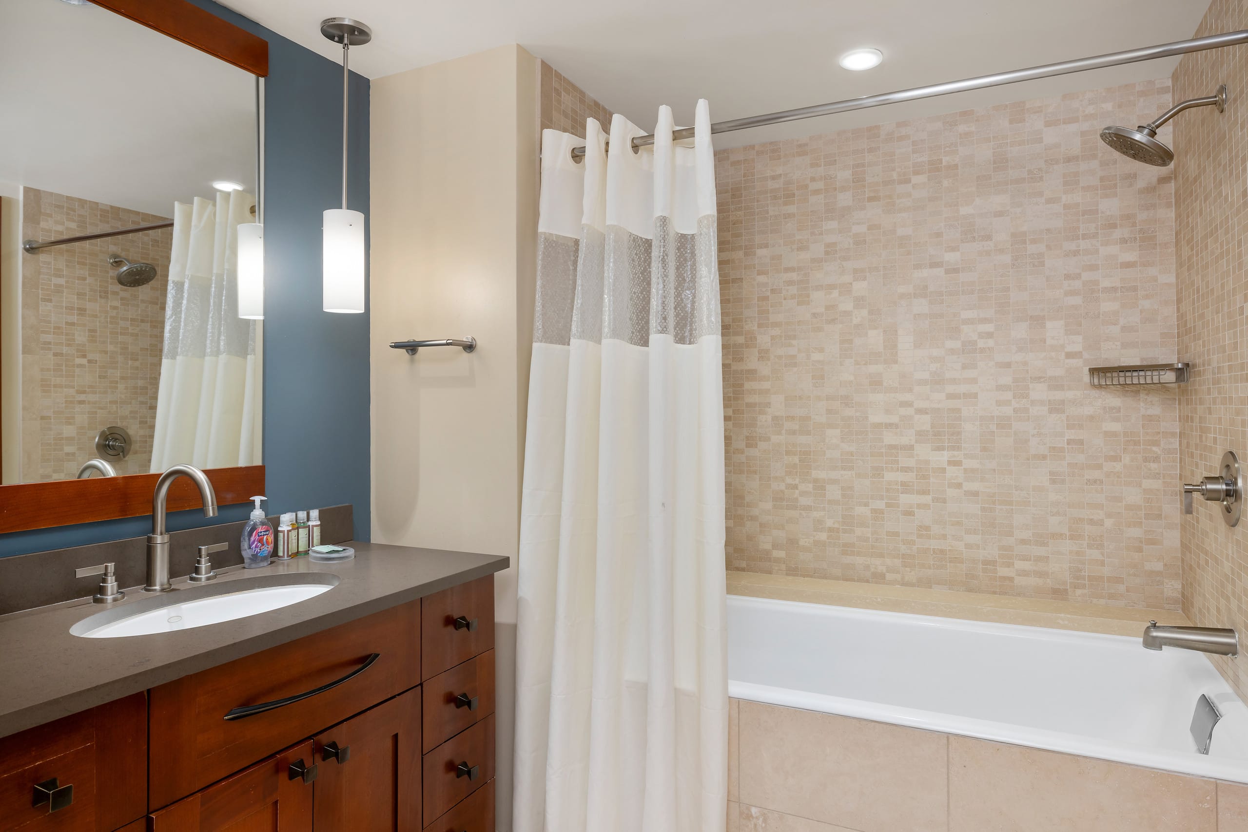 Condo in Kapolei · ★5.0 · 3 bedrooms · 4 beds · 3 shared baths - Image 20