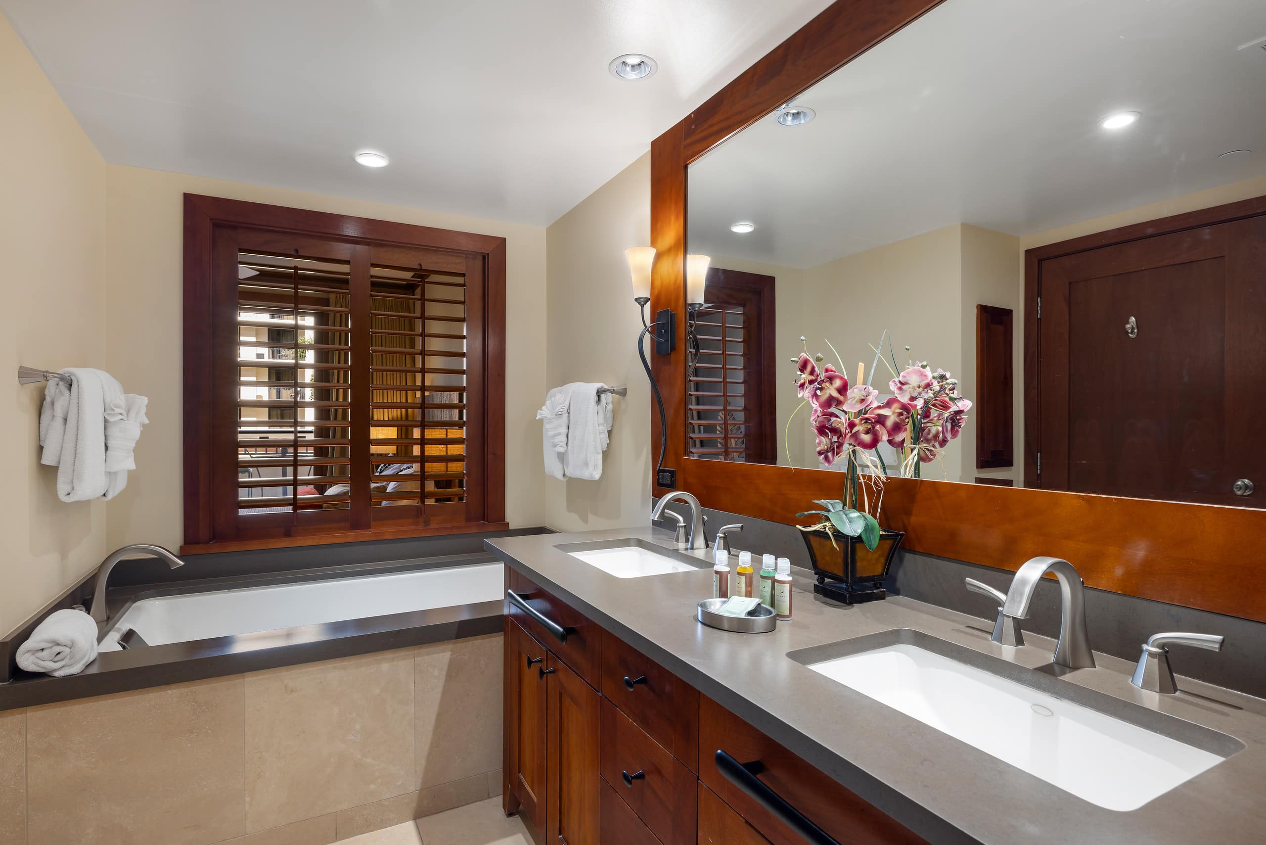 Condo in Kapolei · ★4.96 · 2 bedrooms · 3 beds · 2 shared baths - Image 17