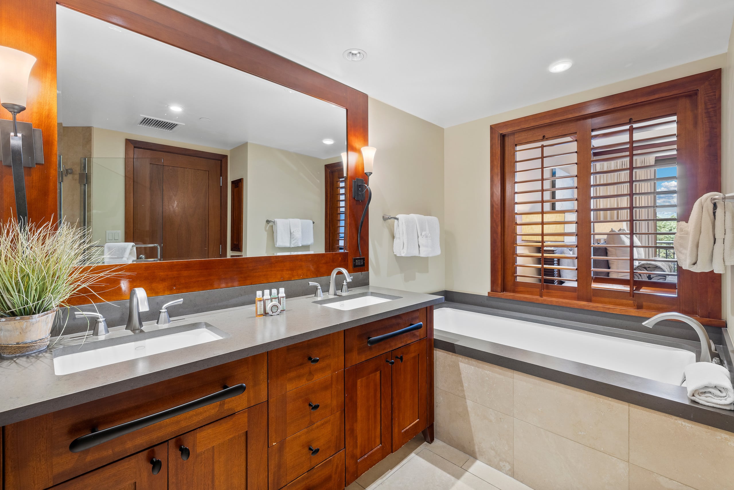 Condo in Kapolei · ★4.96 · 3 bedrooms · 4 beds · 2.5 baths - Image 4