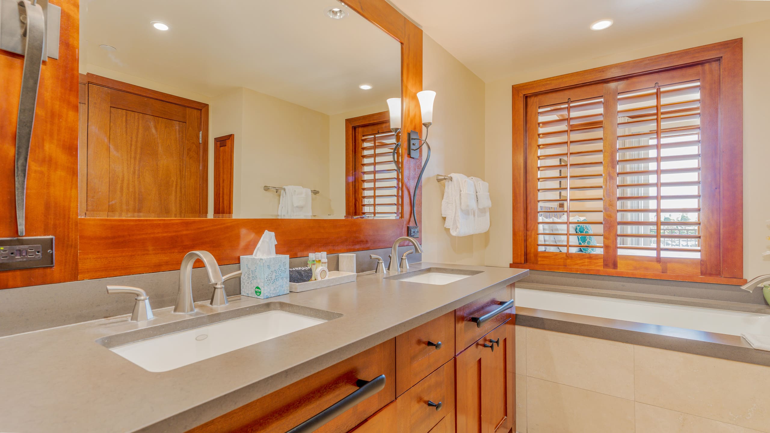 Condo in Kapolei · ★4.92 · 2 bedrooms · 3 beds · 2 shared baths - Image 3