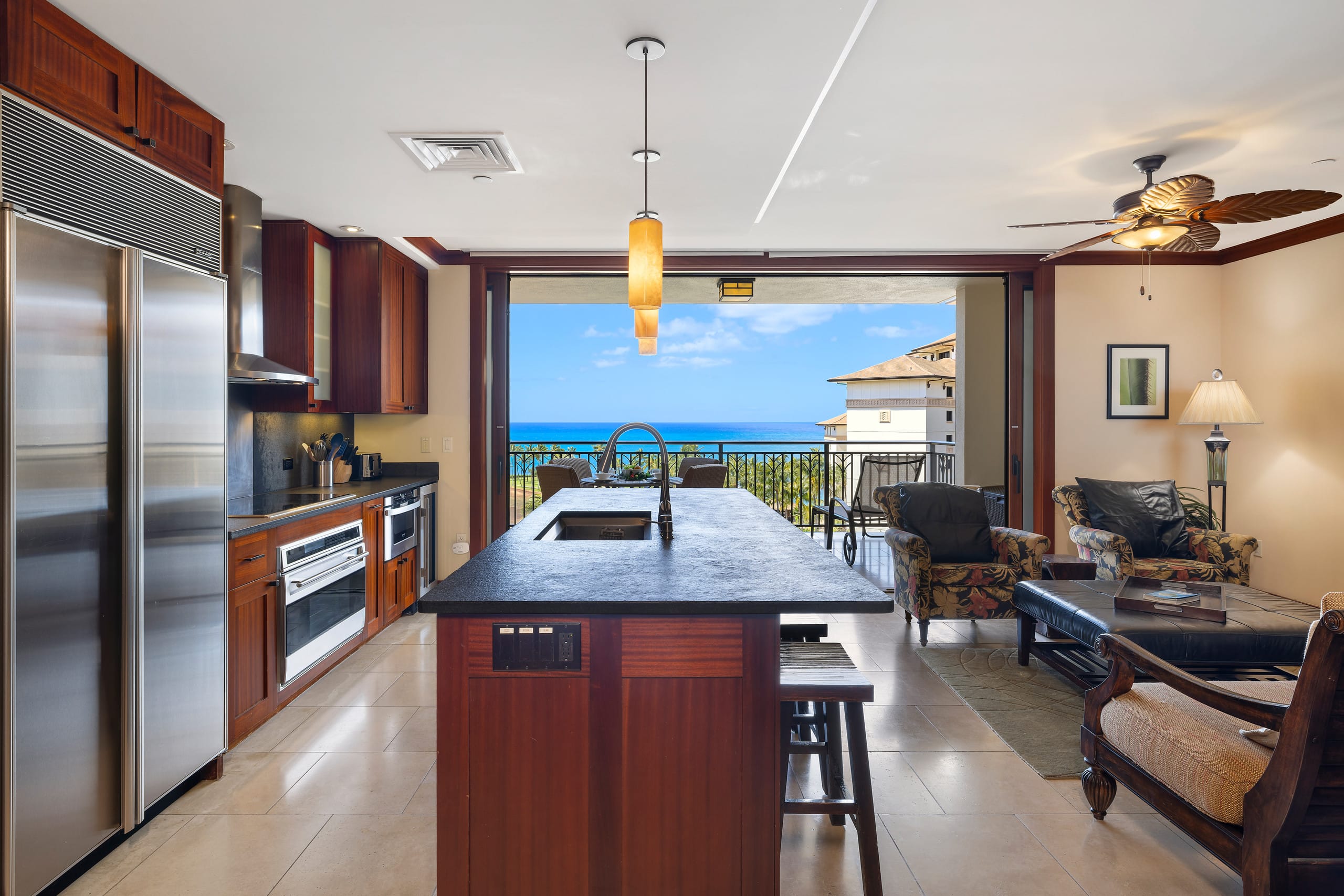 Condo in Kapolei · ★4.95 · 3 bedrooms · 4 beds · 2.5 shared baths - Image 4