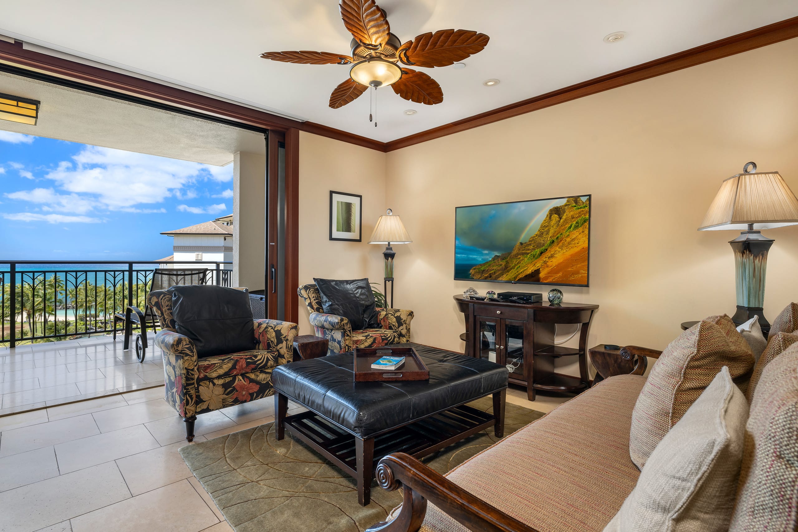 Condo in Kapolei · ★4.95 · 3 bedrooms · 4 beds · 2.5 shared baths - Image 2