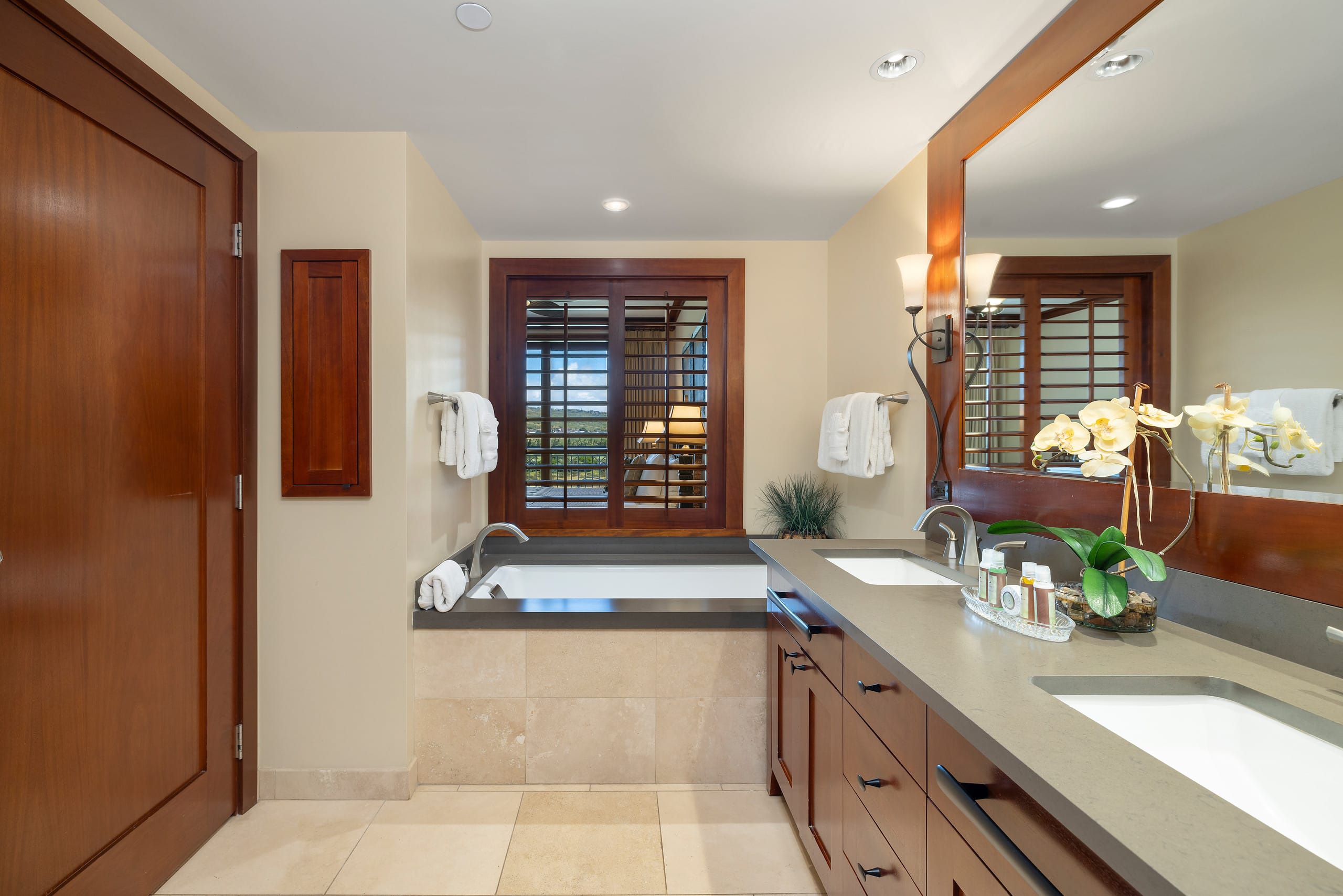 Condo in Kapolei · ★4.95 · 3 bedrooms · 4 beds · 2.5 shared baths - Image 14