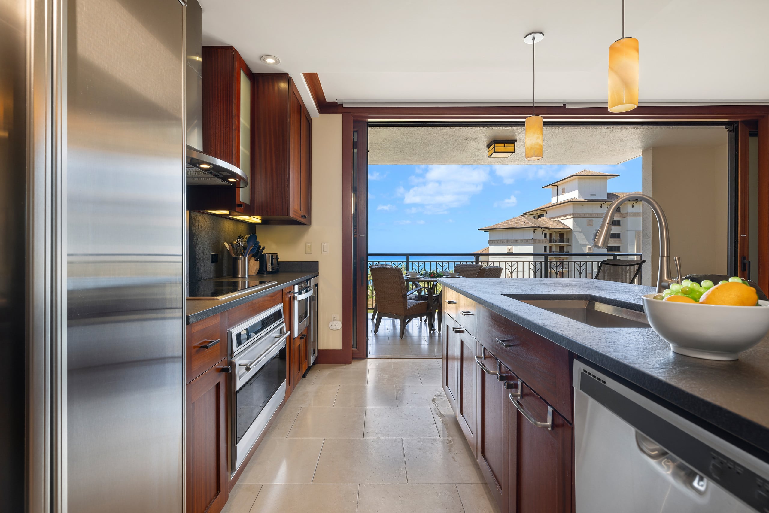 Condo in Kapolei · ★4.95 · 3 bedrooms · 4 beds · 2.5 shared baths - Image 9