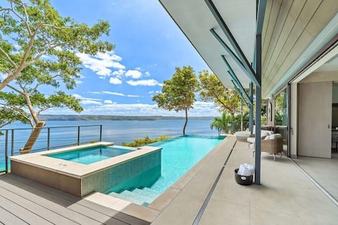 4-Module Ocean View with Dual-Level Pool