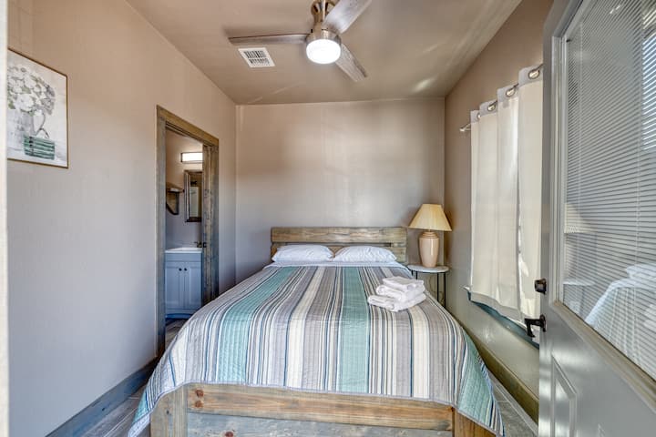 Დედოფლის საძინებელი - შესასვლელი პატიოდან