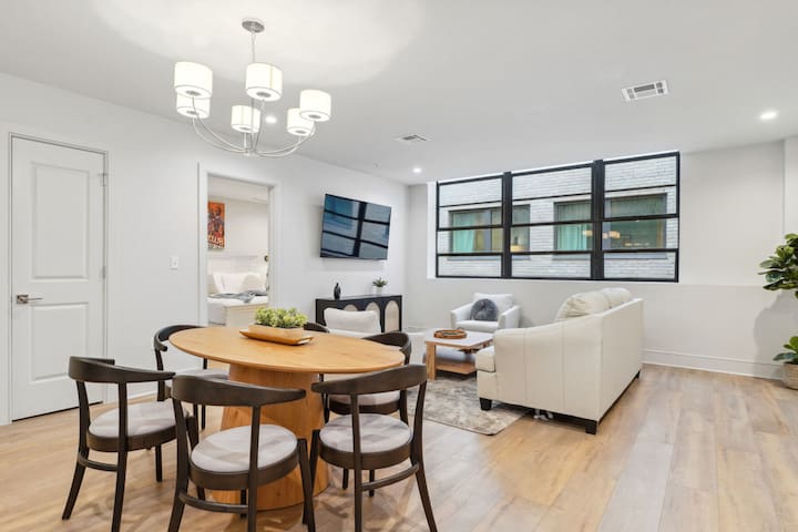 Modern NOLA Getaway – Walk to a Saints Game!