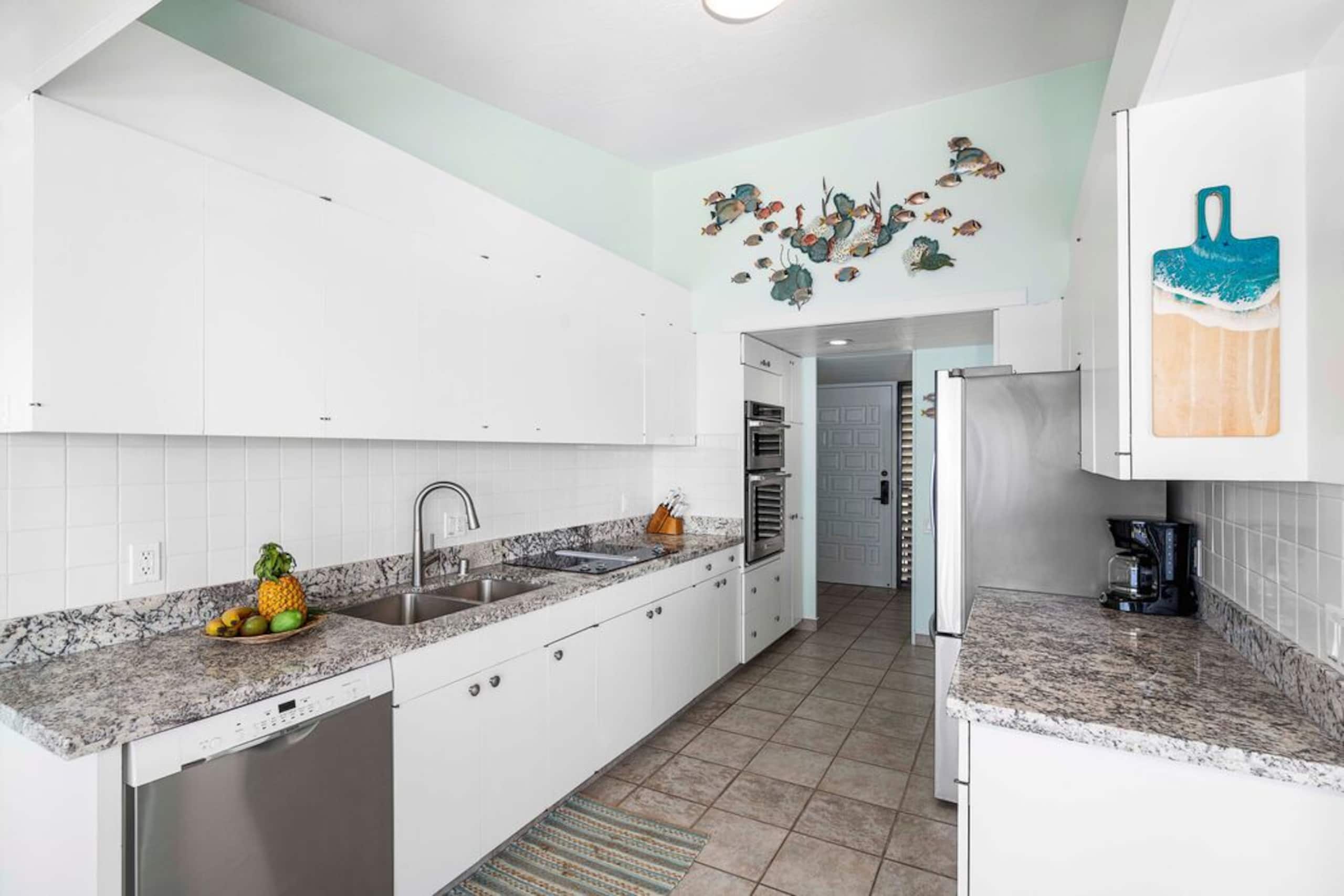 Condo in Kailua-Kona · ★4.86 · 2 bedrooms · 2 beds · 2 baths - Image 3