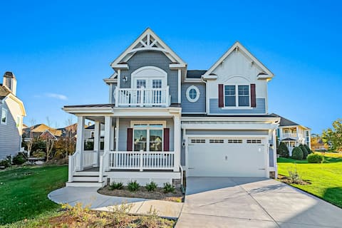 5BR Peninsula home with pools/hot tubs, gym & golf