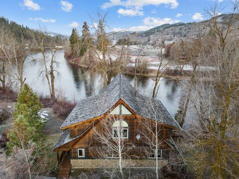 Generous accommodation on the Wenatchee River