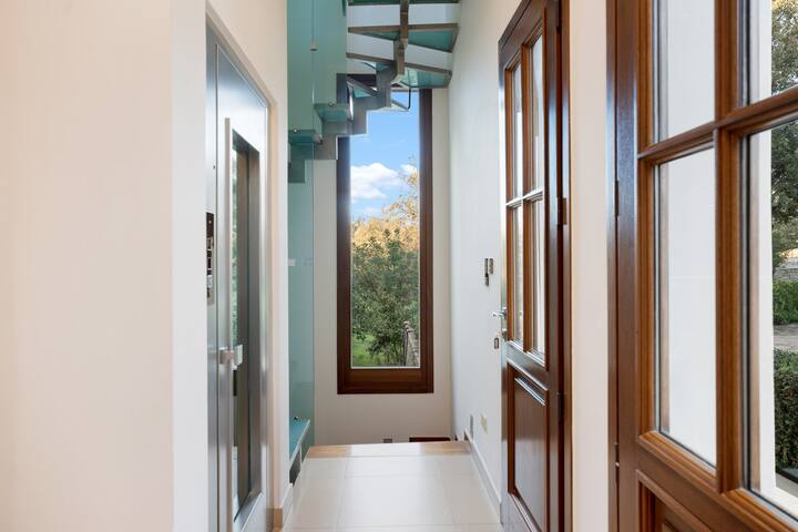 Luxurious Villa Liandri – 600 m² Resort gallery image 3