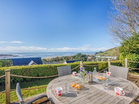 4 Bed in Aberdyfi (oc-dy013)