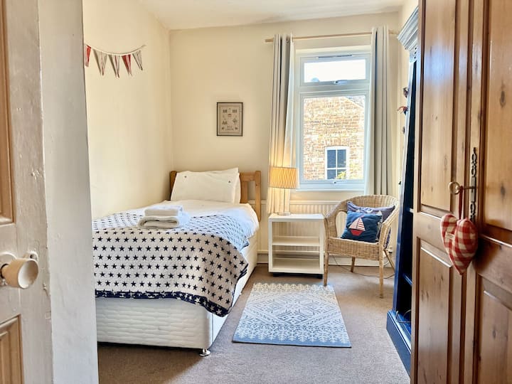 Единечна спална соба 