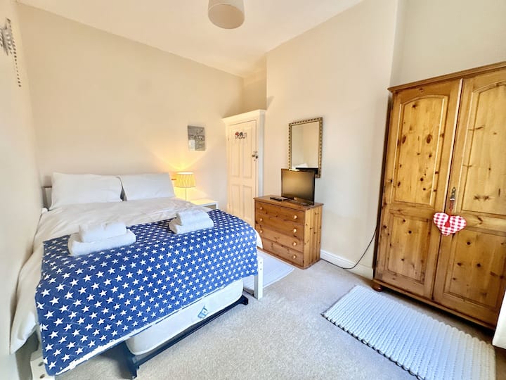 Двокреветна соба со складиште 