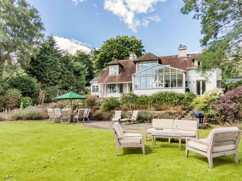 4 Bed in Fittleworth (89346)