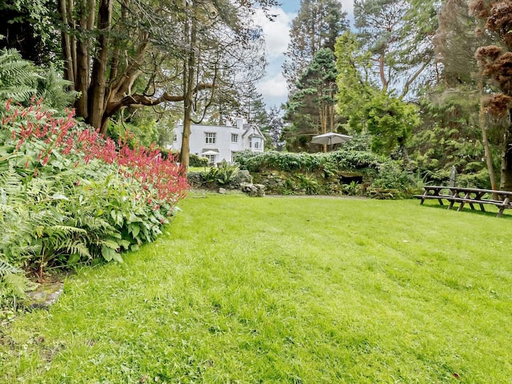 1 Bed In Machynlleth (Oc-93081) - North Wales