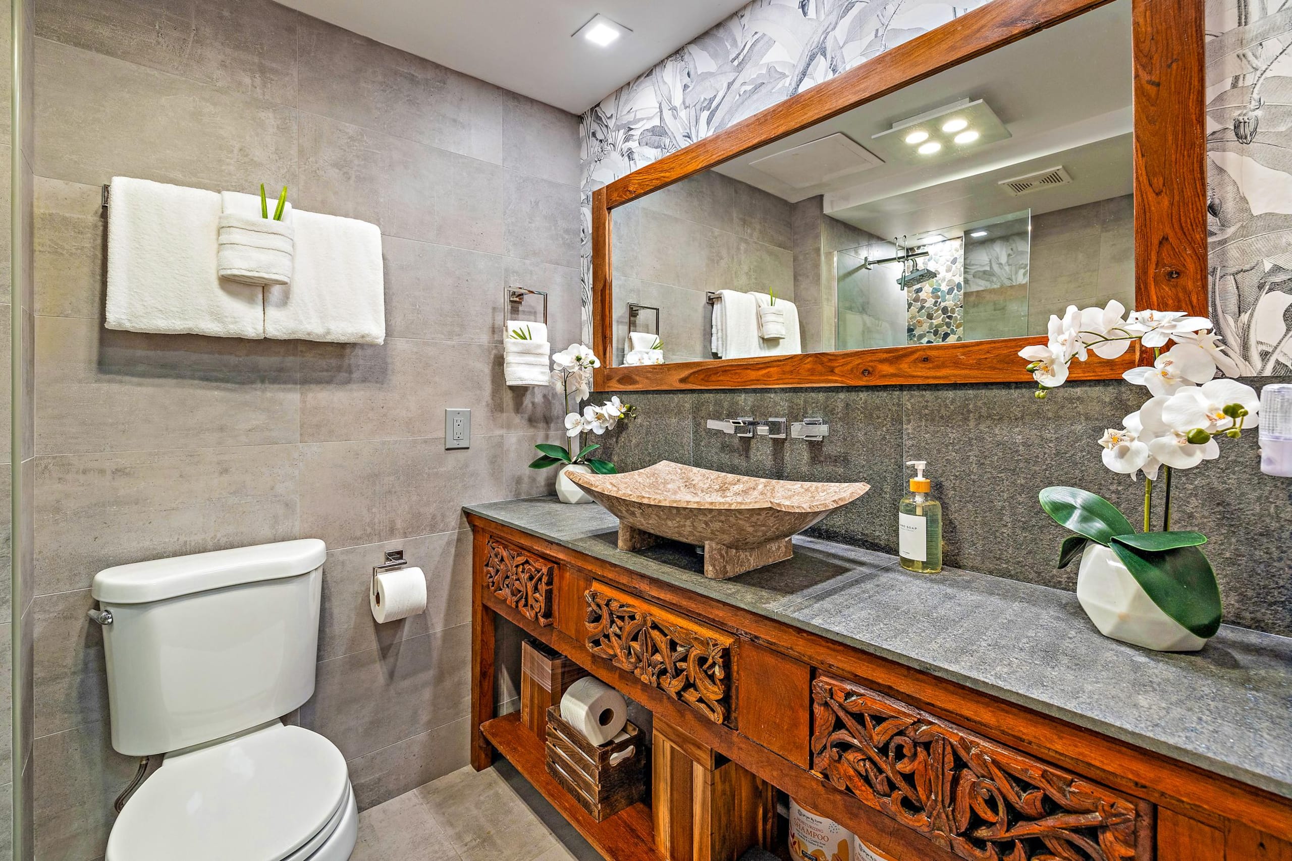 Condo in Lahaina · ★4.98 · 1 bedroom · 2 beds · 1 bath - Image 29