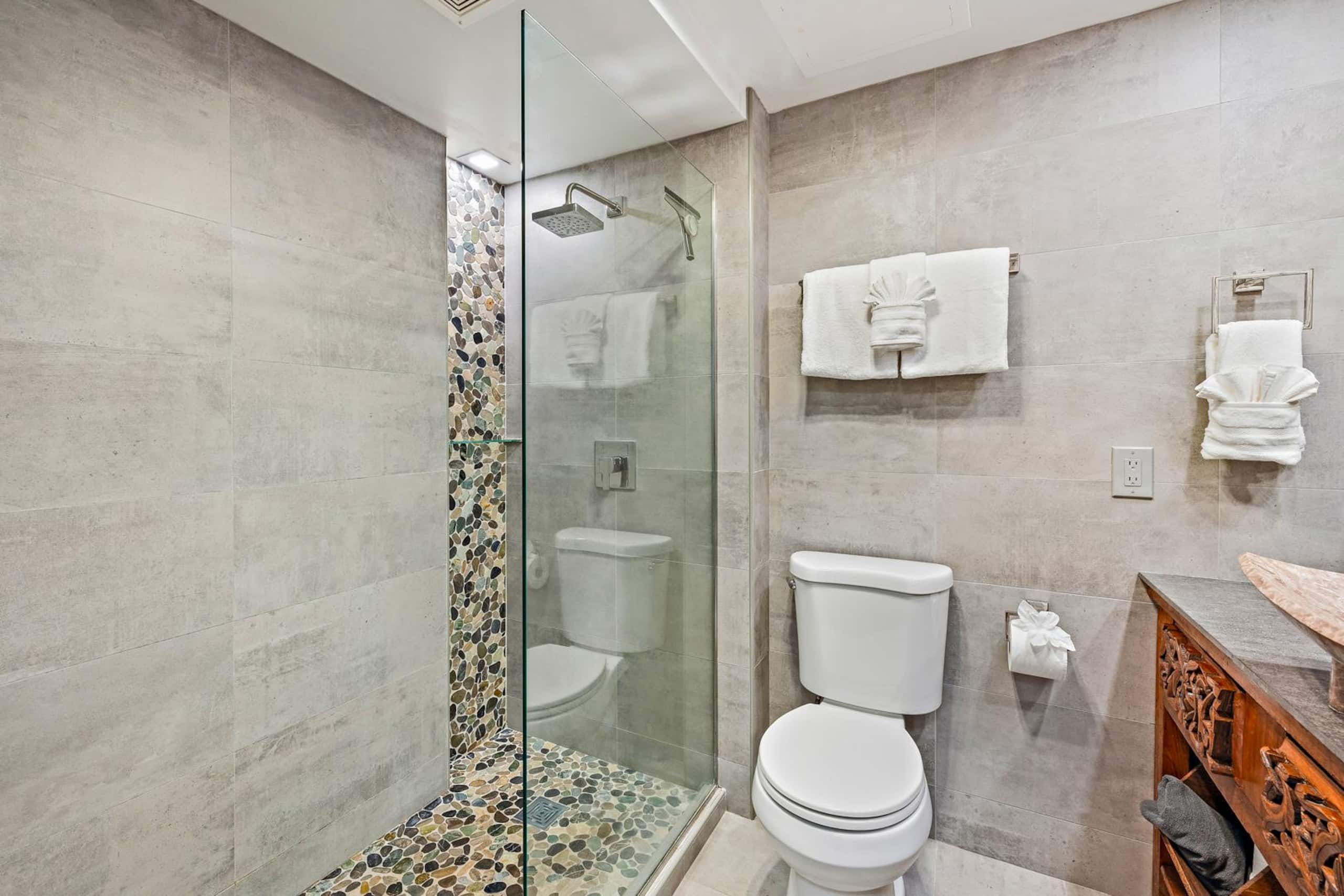 Condo in Lahaina · ★4.98 · 1 bedroom · 2 beds · 1 bath - Image 21