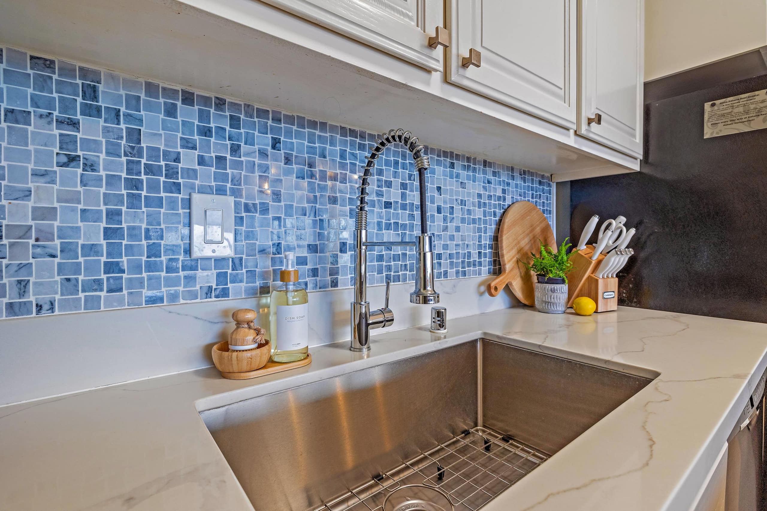 Condo in Lahaina · ★4.98 · 1 bedroom · 2 beds · 1 bath - Image 15