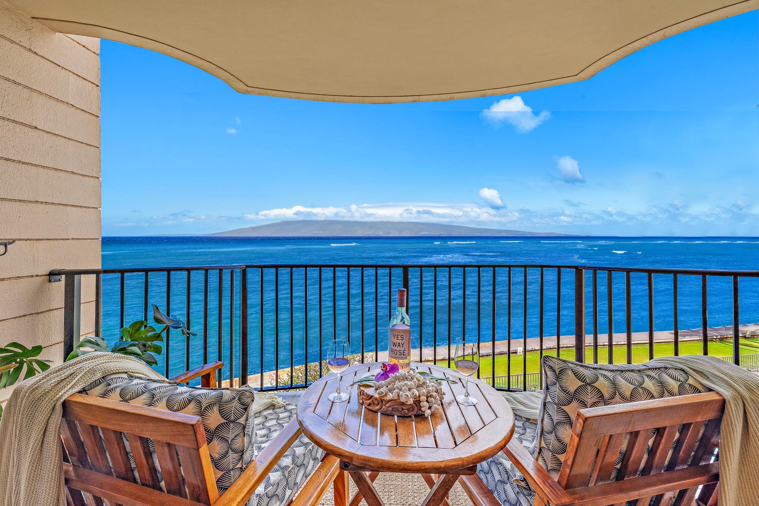 Condo in Lahaina · ★4.98 · 1 bedroom · 2 beds · 1 bath - Image 1