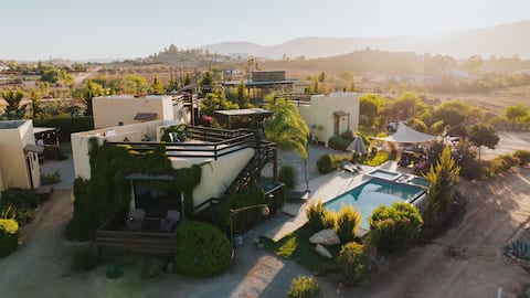 Luna del Valle 6-Cabin Retreat