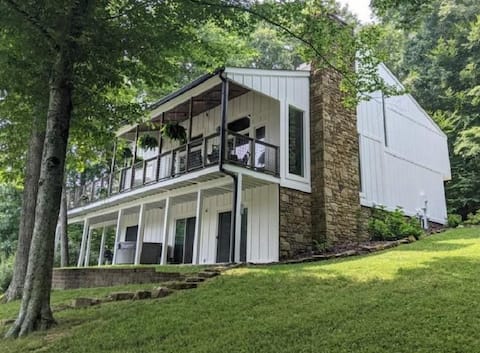 Lonesome Oak Vacation Rental