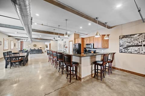 Triple Kings | Private Rooftop | Private Garage